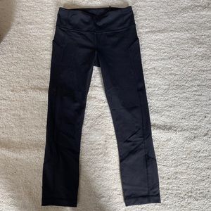lululemon black capri leggings